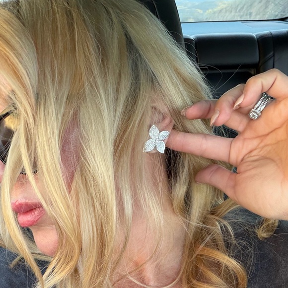 SEGRETI Petite Flower Earrings 14k LUXURY